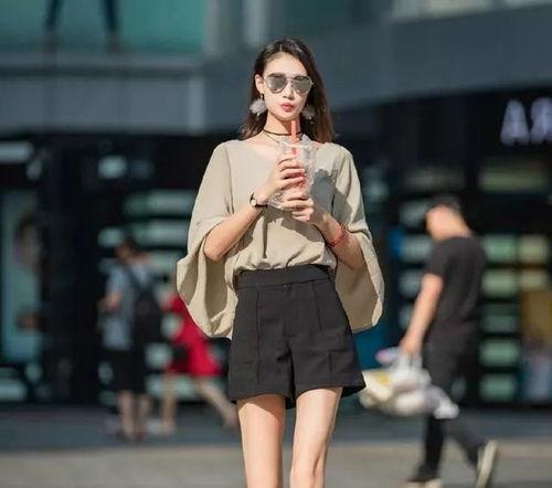 街拍网红吃瓜图片高清大图,瓜果飘香，美食诱惑尽收眼底