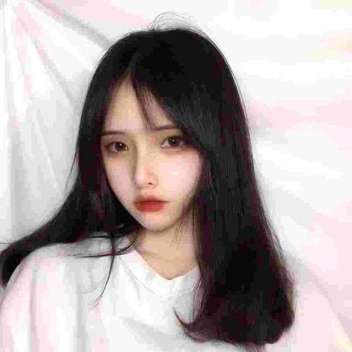 抖音网红吃瓜一男一女,一男一女引发网友热议